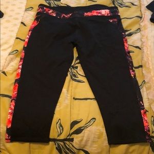Fabletics Capri workout pants brand new